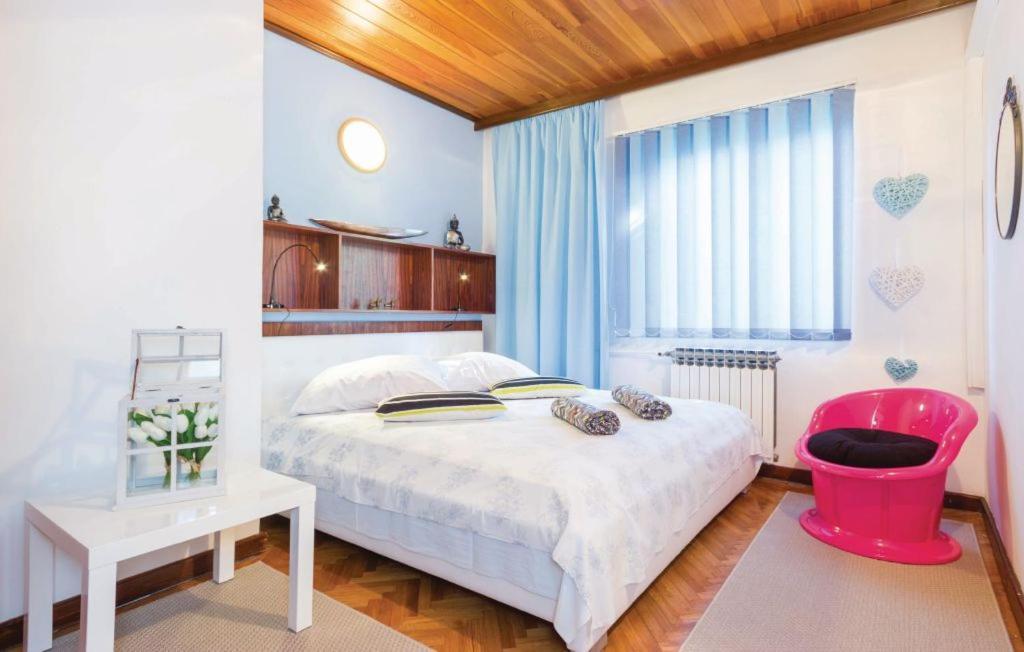 Rooms Croatia With Parking, Kitchen And Dining Area For Guests Rijeka Exterior photo